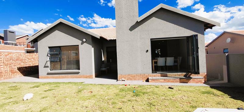 3 Bedroom Property for Sale in Heuwelsig Free State